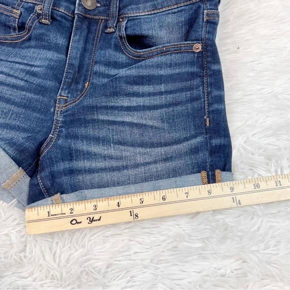 American Eagle next level stretch roll cuff denim shirt in blue - Picture 2 of 9